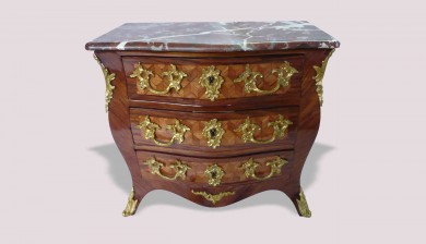 commode de maîtrise - face