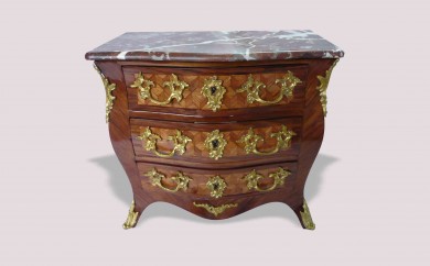 commode de maîtrise - face