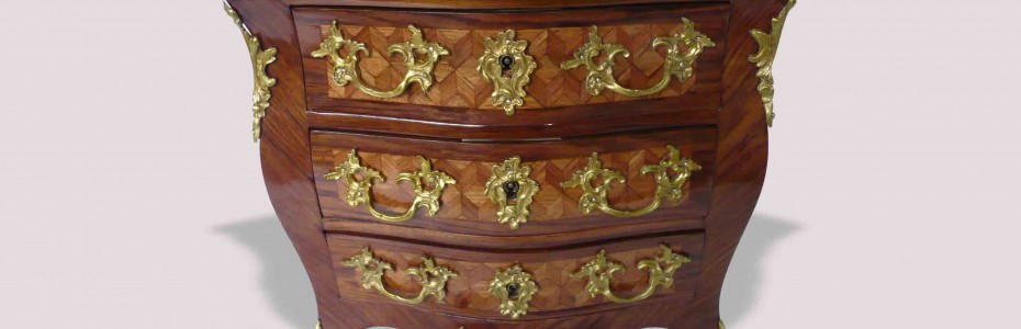 commode de maîtrise - face