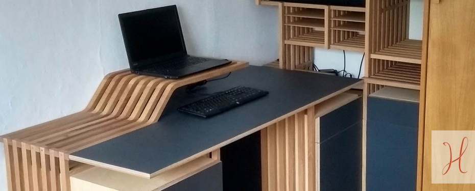 Bureau d'angle et rangements sur-mesure