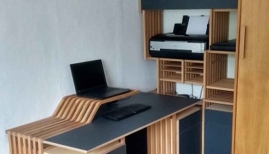 Bureau d'angle et rangements sur-mesure